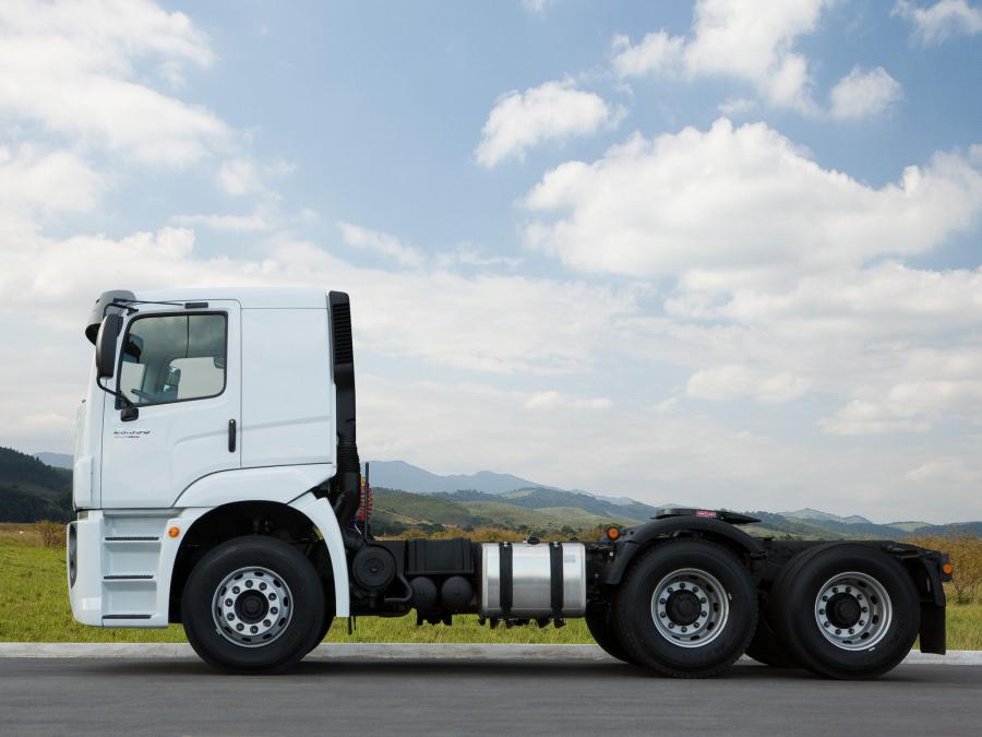  Volkswagen Constellation Tractor 25.390 2011 года  (фото 2 из 3)